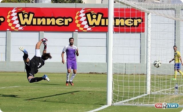 הכדור של תומר בן חיים נעצר ברשת (לירן דורף)